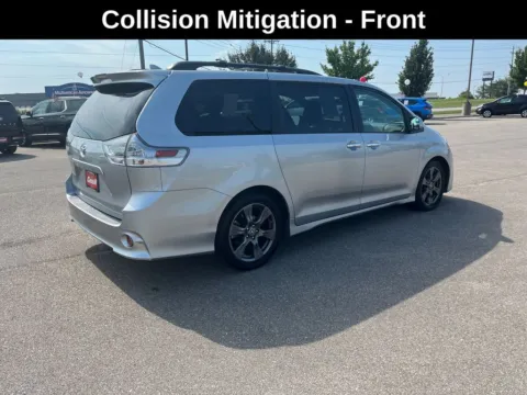 More photos of 2020 Toyota Sienna SE at Cassill Motors, IA