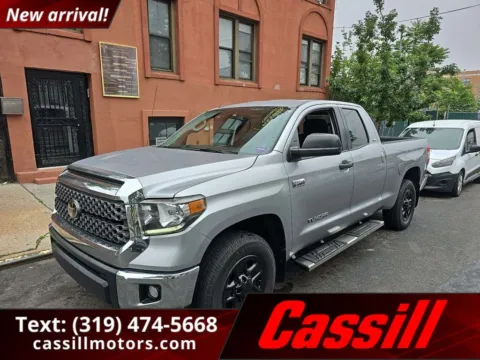 Silver 2018 Toyota Tundra SR5 for sale in Cedar Rapids, IA