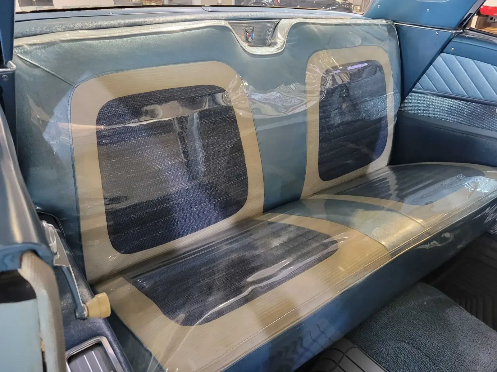 Ford Fairlane 500 photo 26