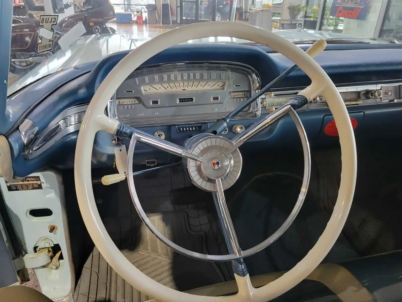 Ford Fairlane 500 photo 13
