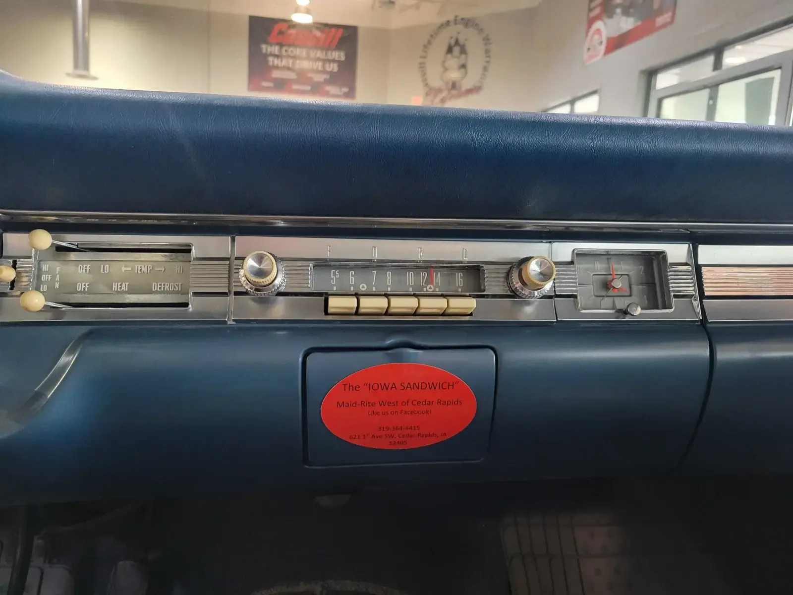 Ford Fairlane 500 photo 9