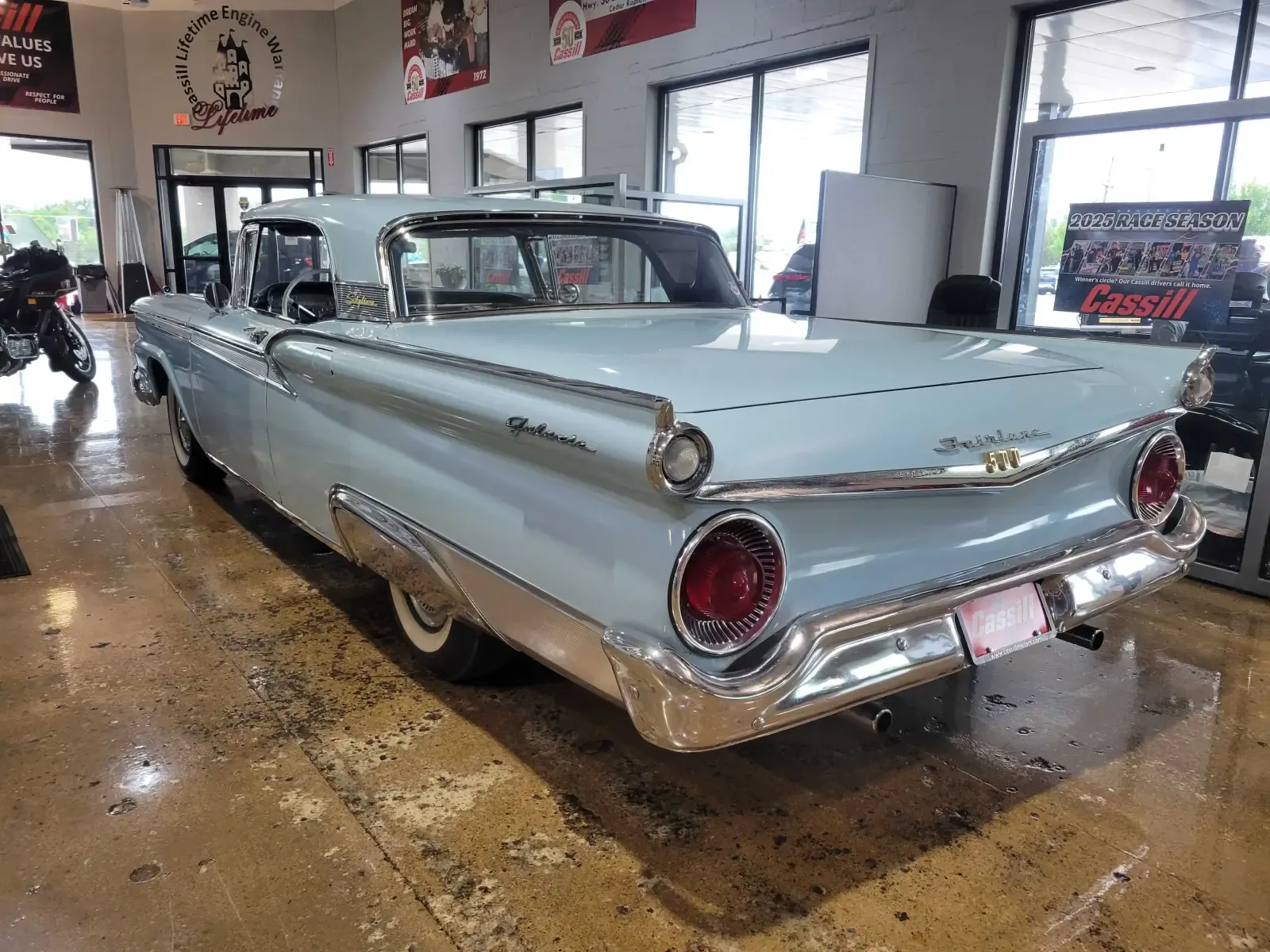 Ford Fairlane 500 photo 3