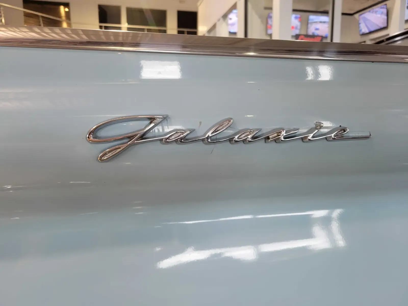 Ford Fairlane 500 photo 11