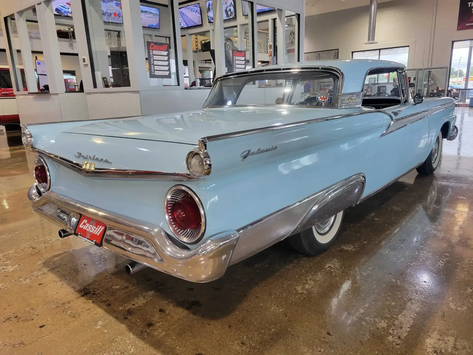 Ford Fairlane 500 photo 4