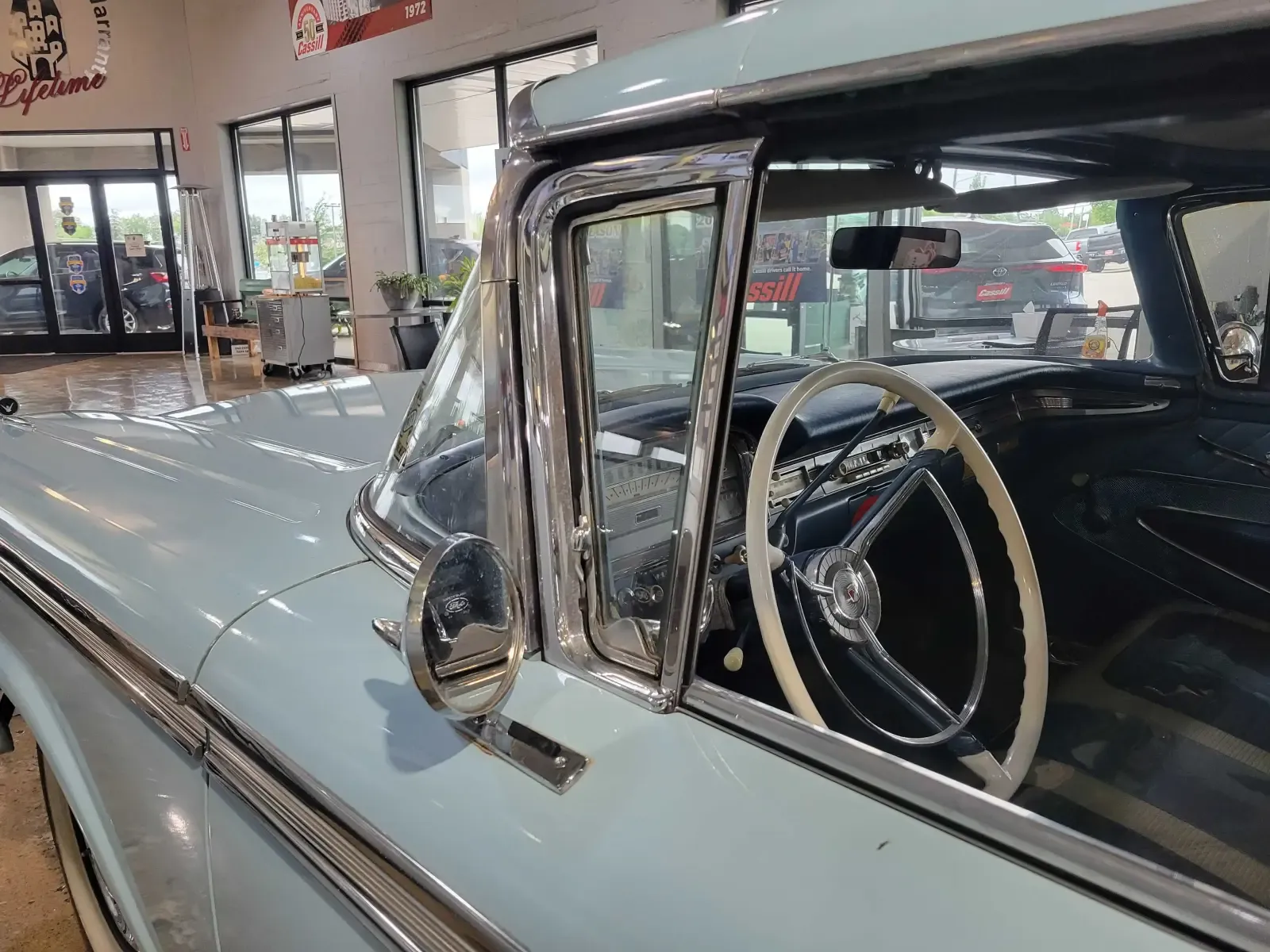 Ford Fairlane 500 photo 23