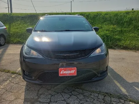 Photos of 2019 Chrysler Pacifica Touring L Plus for sale in Cedar Rapids, IA at Cassill Motors