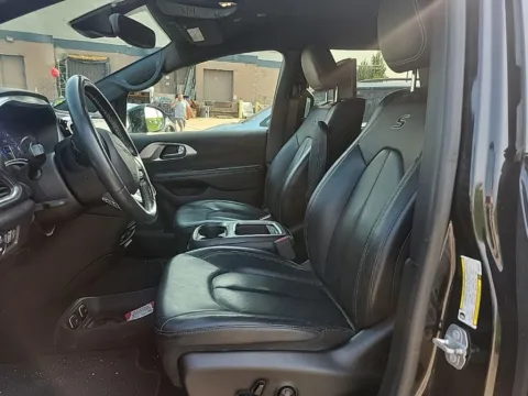 More photos of 2019 Chrysler Pacifica Touring L Plus at Cassill Motors, IA