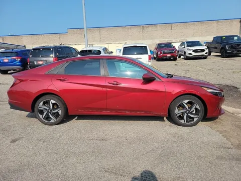 More photos of 2023 Hyundai Elantra SEL at Cassill Motors, IA