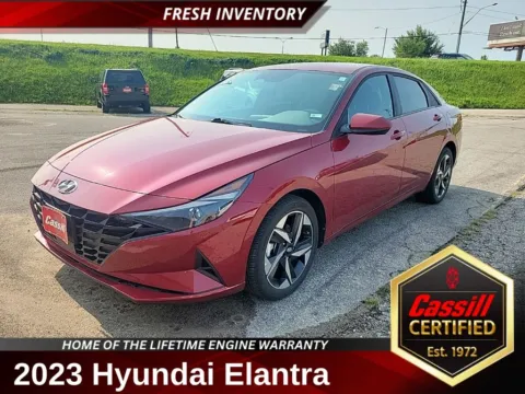 Red 2023 Hyundai Elantra SEL for sale in Cedar Rapids, IA