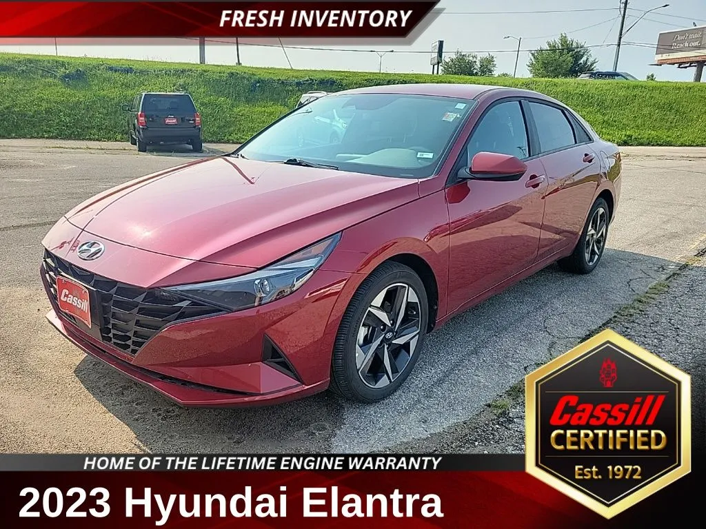 Red 2023 Hyundai Elantra SEL for sale in Cedar Rapids, IA
