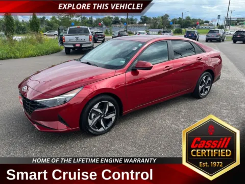 Red 2023 Hyundai Elantra SEL for sale in Cedar Rapids, IA