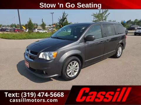 Gray 2019 Dodge Grand Caravan SXT for sale in Cedar Rapids, IA