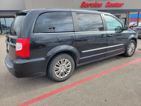 More photos of 2015 Chrysler Town & Country Touring-L at Cassill Motors, IA