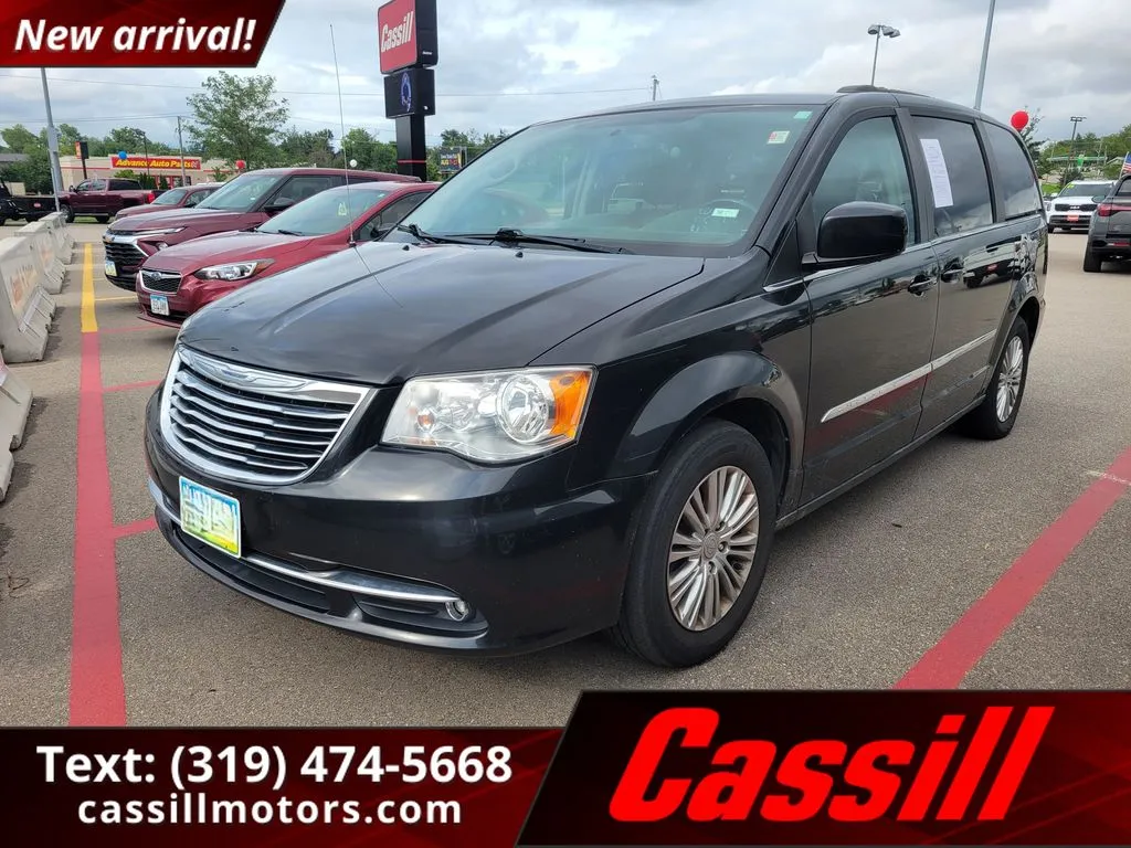 Black 2015 Chrysler Town & Country Touring-L for sale in Cedar Rapids, IA
