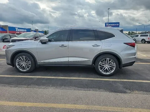 More photos of 2023 Acura MDX Advance at Cassill Motors, IA