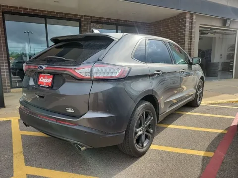More photos of 2018 Ford Edge SEL at Cassill Motors, IA