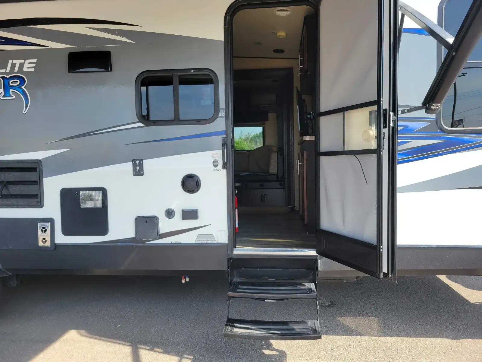Another view of 2018 FOREST RIVER INC HYPER LITE XLR for sale in Cedar Rapids, IA at Cassill Motors