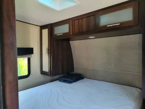 More photos of 2018 FOREST RIVER INC HYPER LITE XLR at Cassill Motors, IA