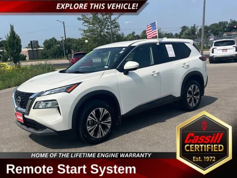 White 2023 Nissan Rogue SV for sale in Cedar Rapids, IA