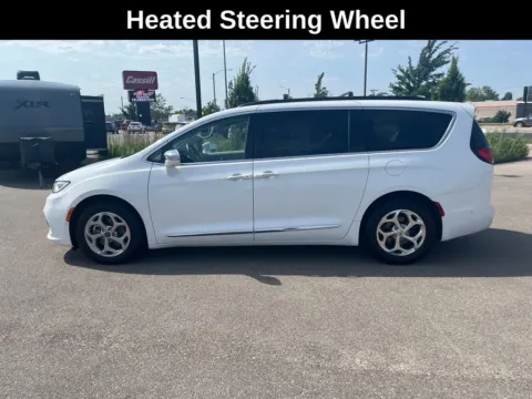 Another view of 2022 Chrysler Pacifica Limited for sale in Cedar Rapids, IA at Cassill Motors