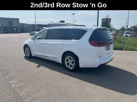 More photos of 2022 Chrysler Pacifica Limited at Cassill Motors, IA