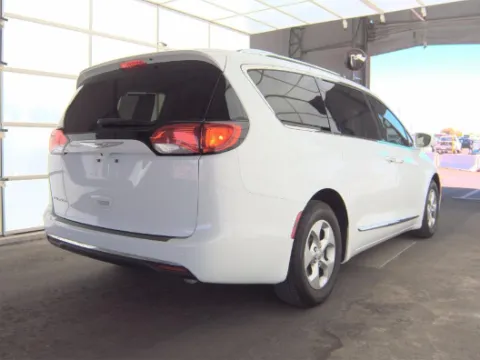 More photos of 2017 Chrysler Pacifica Touring L Plus at Cassill Motors, IA