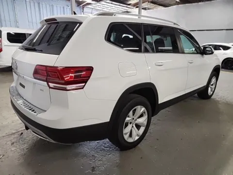 More photos of 2019 Volkswagen Atlas 3.6L V6 SE at Cassill Motors, IA