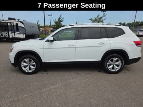 Photos of 2019 Volkswagen Atlas 3.6L V6 SE for sale in Cedar Rapids, IA at Cassill Motors