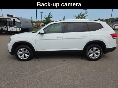 Photos of 2019 Volkswagen Atlas 3.6L V6 SE for sale in Cedar Rapids, IA at Cassill Motors