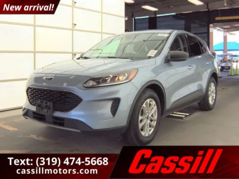 Silver 2022 Ford Escape SE for sale in Cedar Rapids, IA