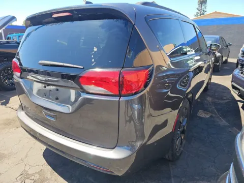 Another view of 2019 Chrysler Pacifica Touring L for sale in Cedar Rapids, IA at Cassill Motors