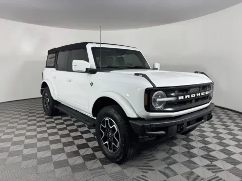 Photos of 2024 Ford Bronco Outer Banks for sale in Cedar Rapids, IA at Cassill Motors
