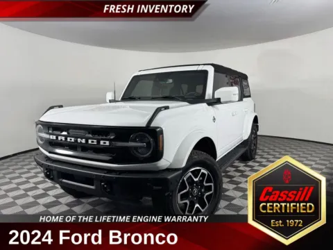 White 2024 Ford Bronco Outer Banks for sale in Cedar Rapids, IA