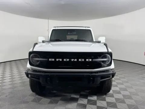 More photos of 2024 Ford Bronco Outer Banks at Cassill Motors, IA