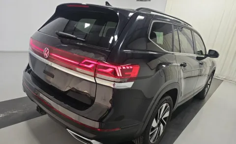 More photos of 2024 Volkswagen Atlas 2.0T SE w/Technology at Cassill Motors, IA