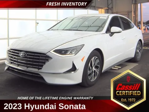 White 2023 Hyundai Sonata Hybrid Blue for sale in Cedar Rapids, IA