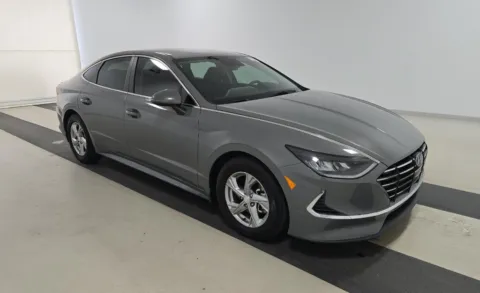 More photos of 2023 Hyundai Sonata SE at Cassill Motors, IA