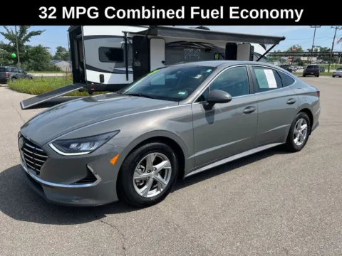 Photos of 2023 Hyundai Sonata SE for sale in Cedar Rapids, IA at Cassill Motors
