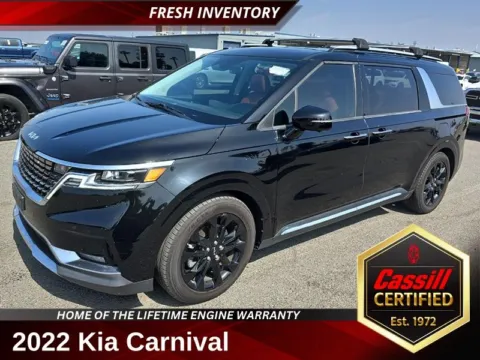 Black 2022 Kia Carnival SX Prestige for sale in Cedar Rapids, IA