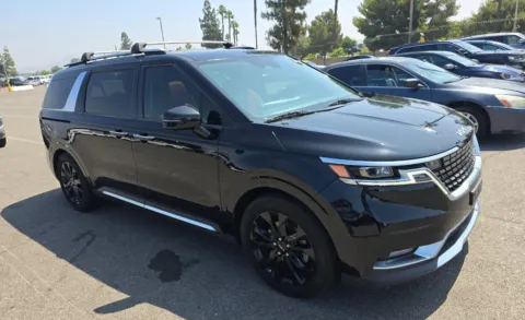 More photos of 2022 Kia Carnival SX Prestige at Cassill Motors, IA