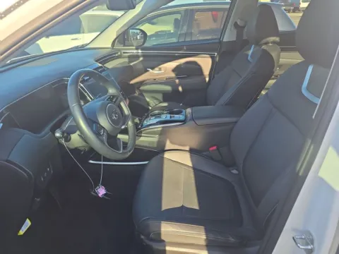 More photos of 2024 Hyundai Tucson Limited at Cassill Motors, IA
