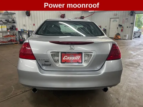 More photos of 2007 Honda Accord EX-L at Cassill Motors, IA