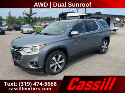 Gray 2018 Chevrolet Traverse 3LT for sale in Cedar Rapids, IA