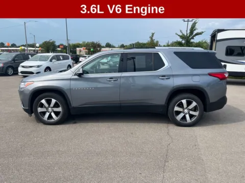 Photos of 2018 Chevrolet Traverse 3LT for sale in Cedar Rapids, IA at Cassill Motors