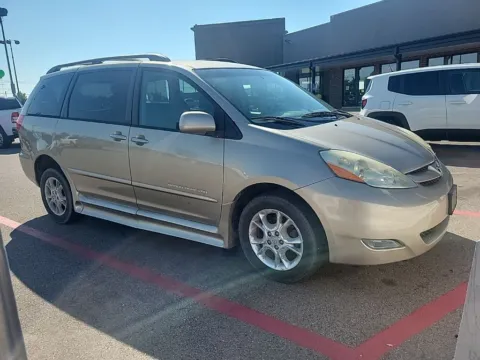 Photos of 2006 Toyota Sienna XLE Limited for sale in Cedar Rapids, IA at Cassill Motors