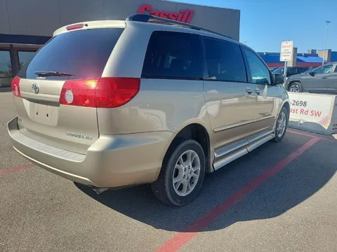 Another view of 2006 Toyota Sienna XLE Limited for sale in Cedar Rapids, IA at Cassill Motors