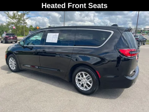 Another view of 2025 Chrysler Pacifica Select for sale in Cedar Rapids, IA at Cassill Motors