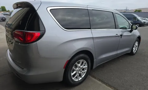More photos of 2020 Chrysler Voyager LX at Cassill Motors, IA