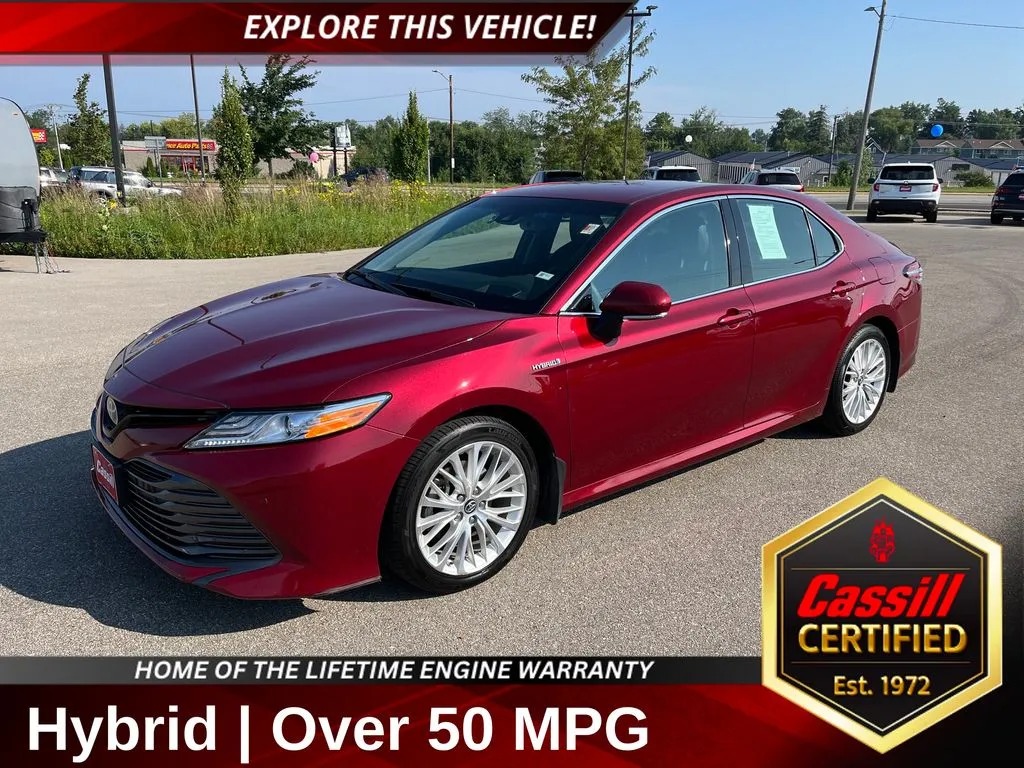 2018 Toyota Camry Hybrid LE for sale in Cedar Rapids, IA