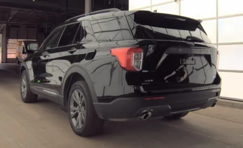 More photos of 2022 Ford Explorer XLT at Cassill Motors, IA